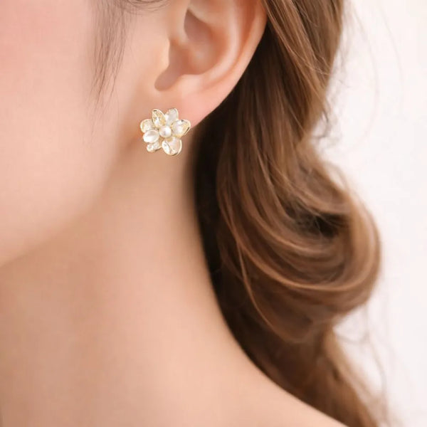Anti-Tarnish Pearl Floral Stud Earrings