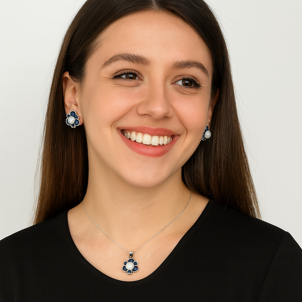 Pearl Bloom Silver Pendant Set