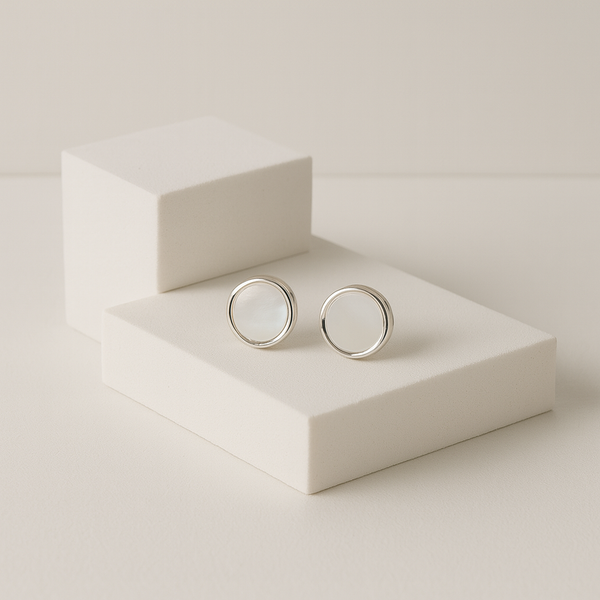 Minimal Round Mother-of-Pearl Silver Stud Earrings