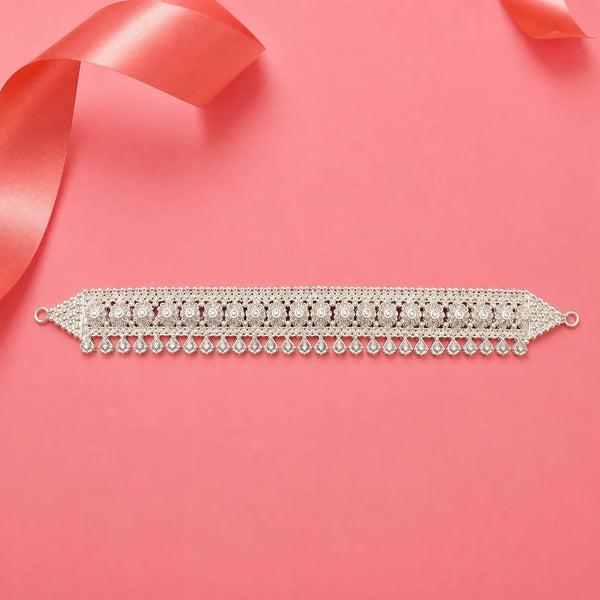 Elegant Floral Silver Guluband